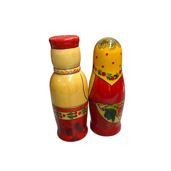 Russian Matryochka Doll Wood Salt and Pepper Shakers - Picture 2 of 4